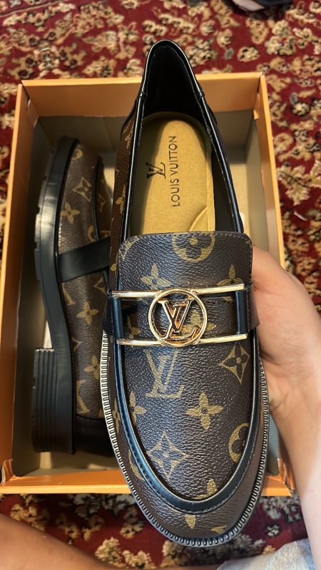 Louis Vuitton 